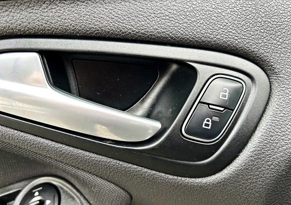Ford Focus cena 35900 przebieg: 188000, rok produkcji 2016 z Swarzędz małe 667